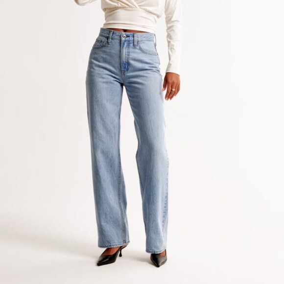 Abercrombie The Loose High Rise Jean Light Wash Size 26 - Picture 1 of 3